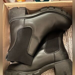 Steve Madden Black Chelsea Boots